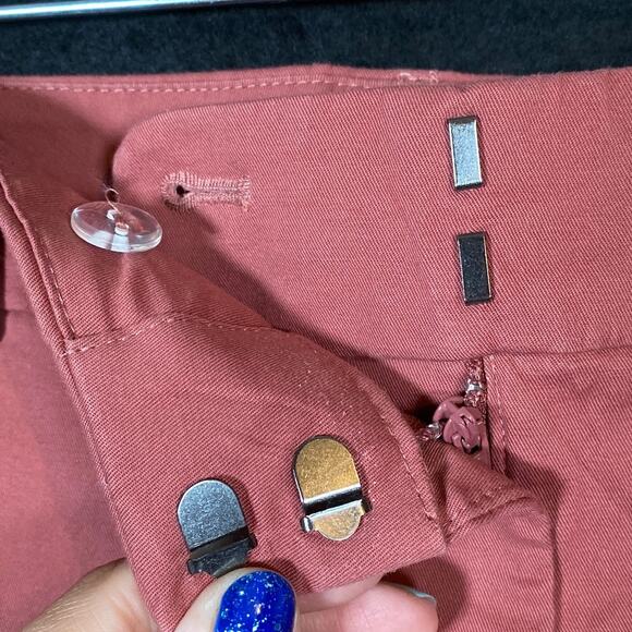 Ann Taylor Factory Womens Pants Blush Mid Rise Straight Leg Capri Stretch 8P - Picture 4 of 13